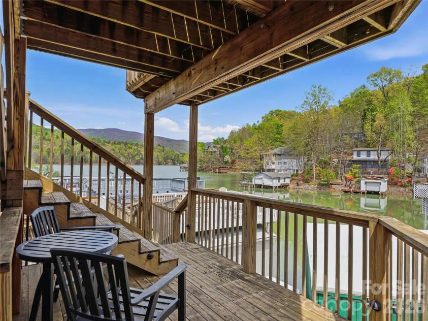 102 Havnaers Point, Lake Lure, NC 28746.  MLS# CAR4367288, YatesRealty ID 9953. 