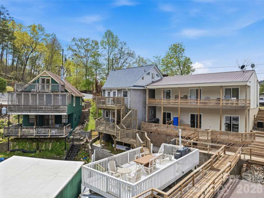102 Havnaers Point, Lake Lure, NC 28746.  MLS# CAR4367288, YatesRealty ID 9953. 