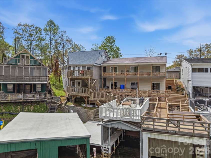102 Havnaers Point, Lake Lure, NC 28746.  MLS# CAR4367288, YatesRealty ID 9953. 