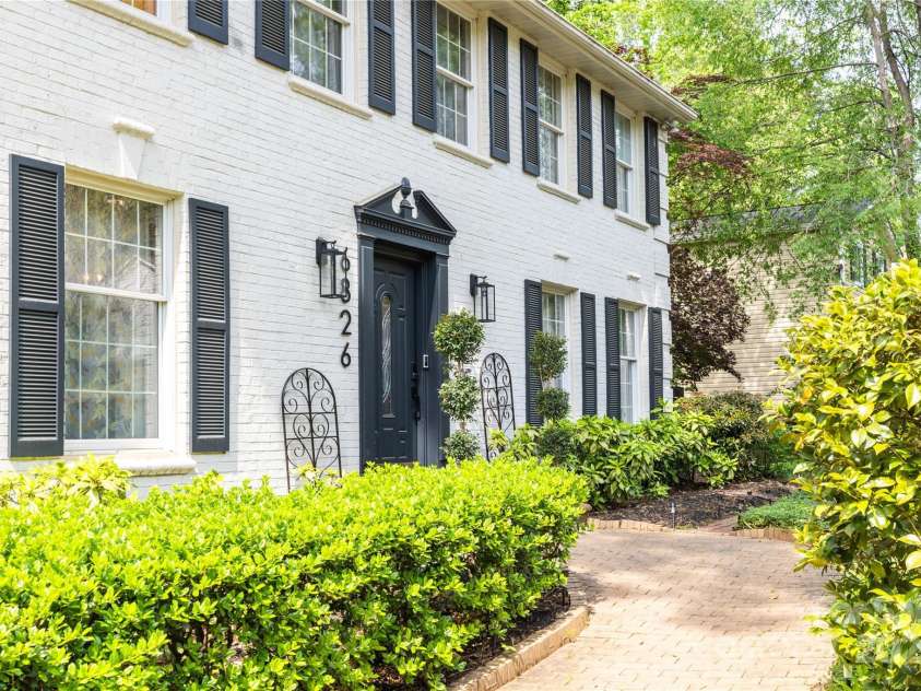 6826 Rollingridge Drive, Charlotte, NC 28211.  MLS# CAR4250393, YatesRealty ID 9953. 