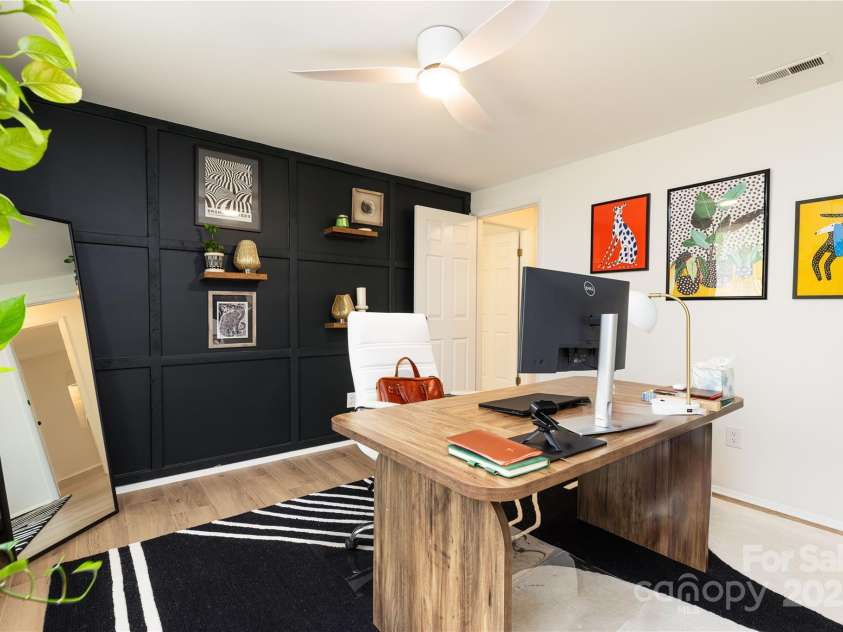 6826 Rollingridge Drive, Charlotte, NC 28211.  MLS# CAR4250393, YatesRealty ID 9953. 