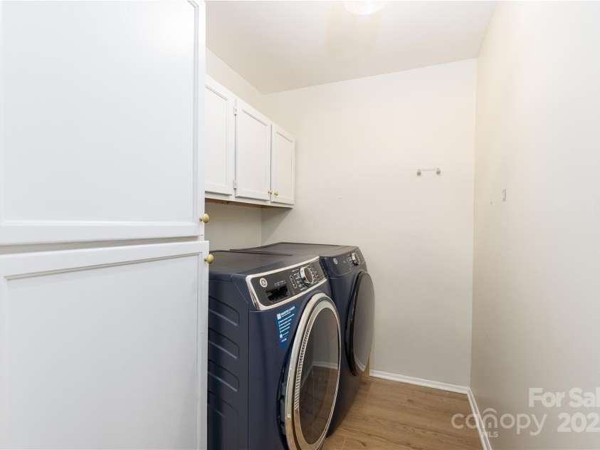 6826 Rollingridge Drive, Charlotte, NC 28211.  MLS# CAR4250393, YatesRealty ID 9953. 