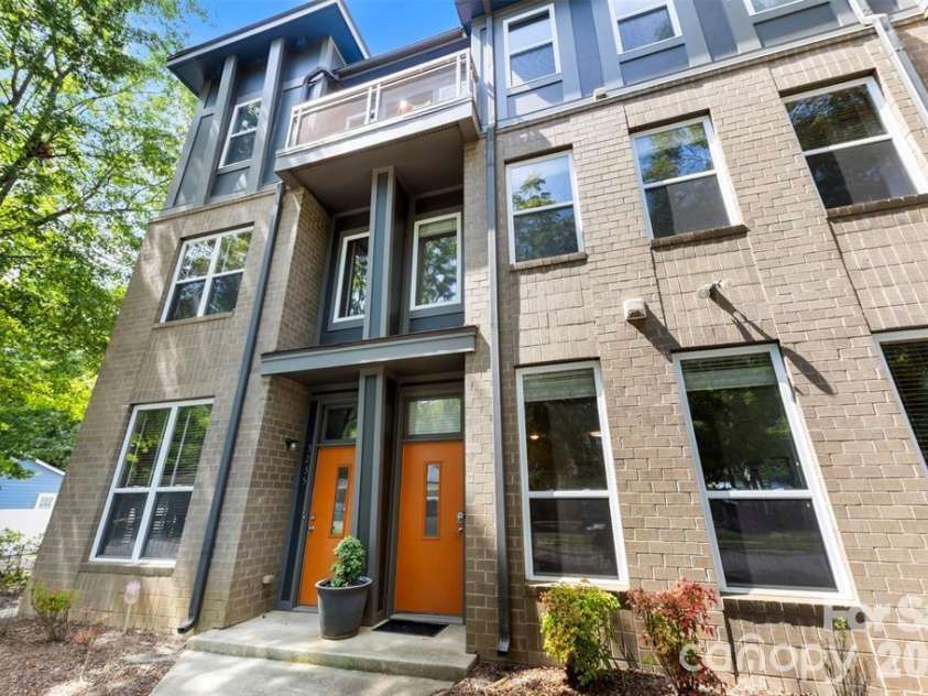 3239 Wesley Avenue, Charlotte, NC 28205.  MLS# CAR4365146, YatesRealty ID 9954. 
