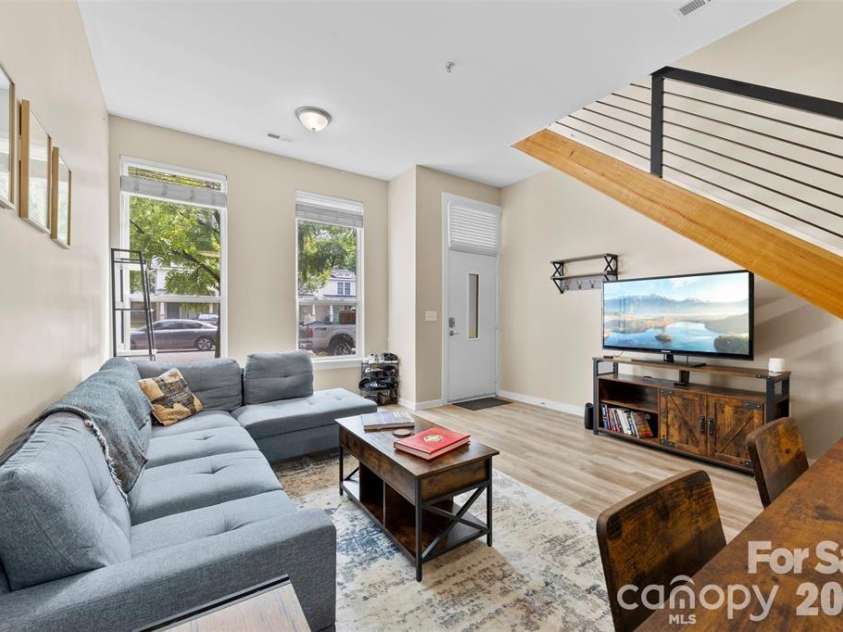 3239 Wesley Avenue, Charlotte, NC 28205.  MLS# CAR4365146, YatesRealty ID 9954. 