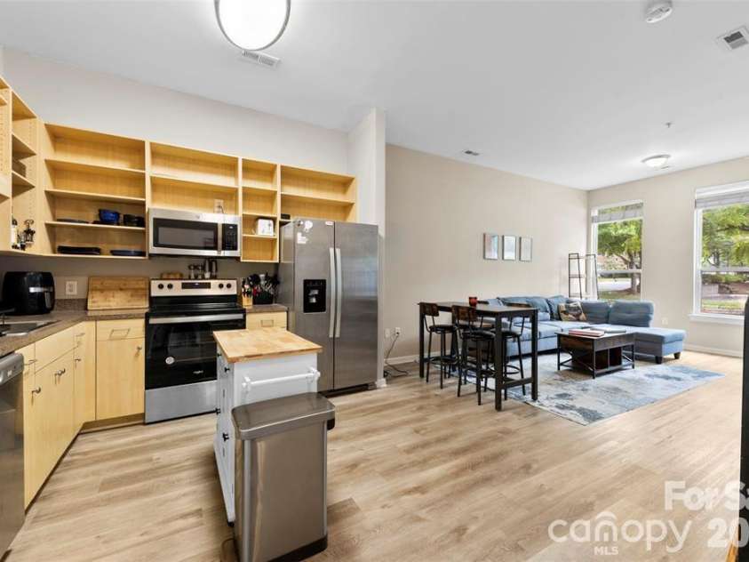 3239 Wesley Avenue, Charlotte, NC 28205.  MLS# CAR4365146, YatesRealty ID 9954. 
