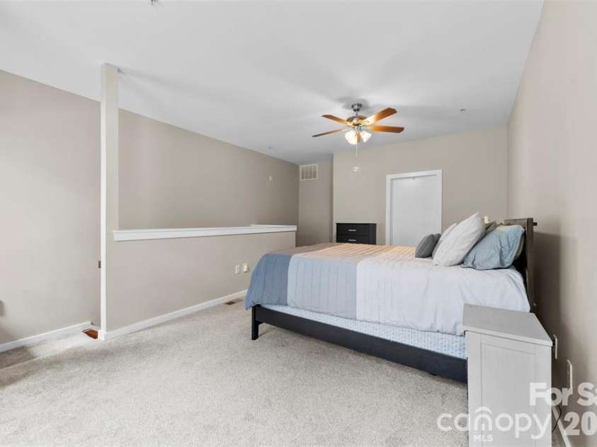 3239 Wesley Avenue, Charlotte, NC 28205.  MLS# CAR4365146, YatesRealty ID 9954. 