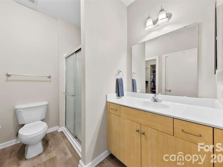 3239 Wesley Avenue, Charlotte, NC 28205.  MLS# CAR4365146, YatesRealty ID 9954. 