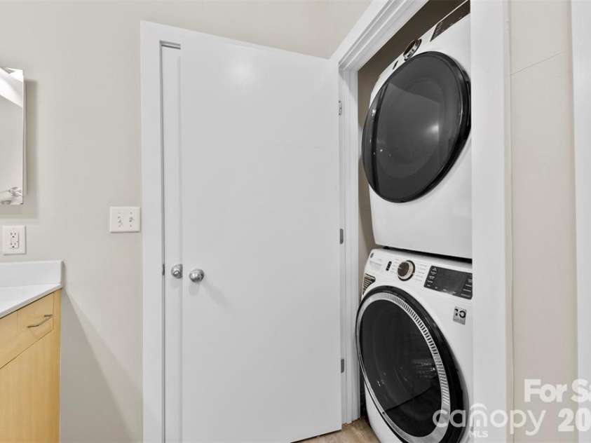 3239 Wesley Avenue, Charlotte, NC 28205.  MLS# CAR4365146, YatesRealty ID 9954. 