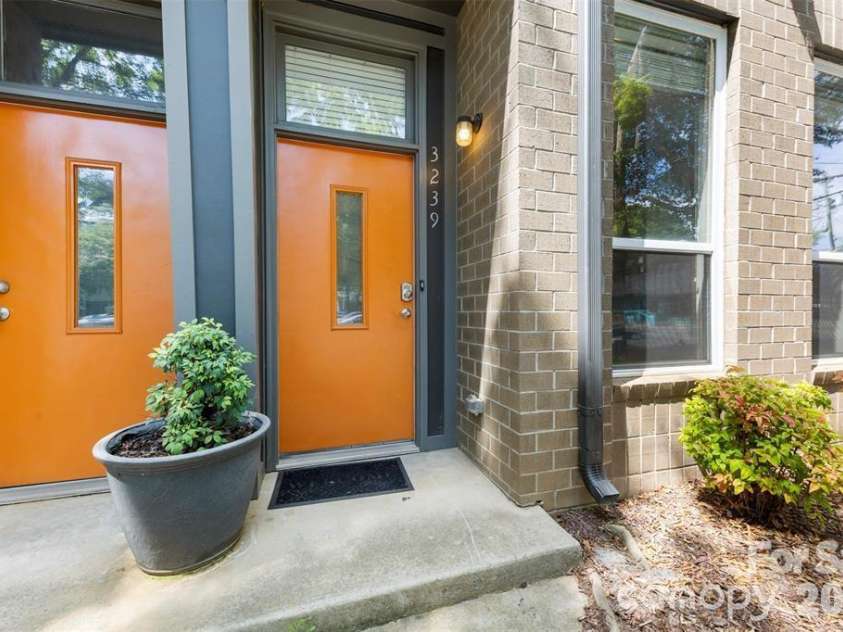 3239 Wesley Avenue, Charlotte, NC 28205.  MLS# CAR4365146, YatesRealty ID 9954. 