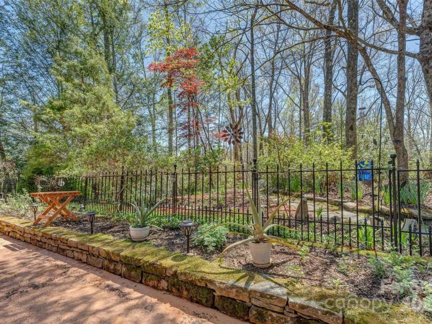 550 Middlemount Road, Pisgah Forest, NC 28768.  MLS# CAR4247493, YatesRealty ID 9954. 