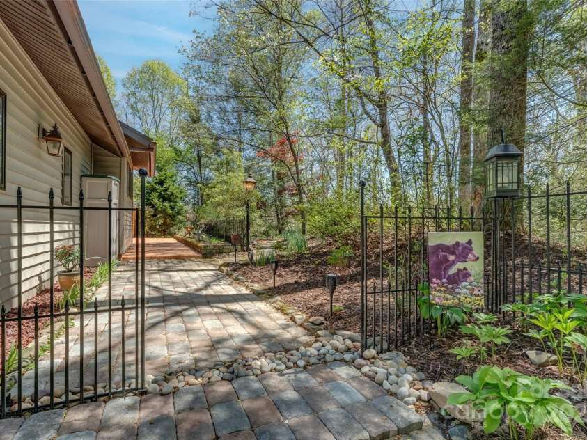 550 Middlemount Road, Pisgah Forest, NC 28768.  MLS# CAR4247493, YatesRealty ID 9954. 