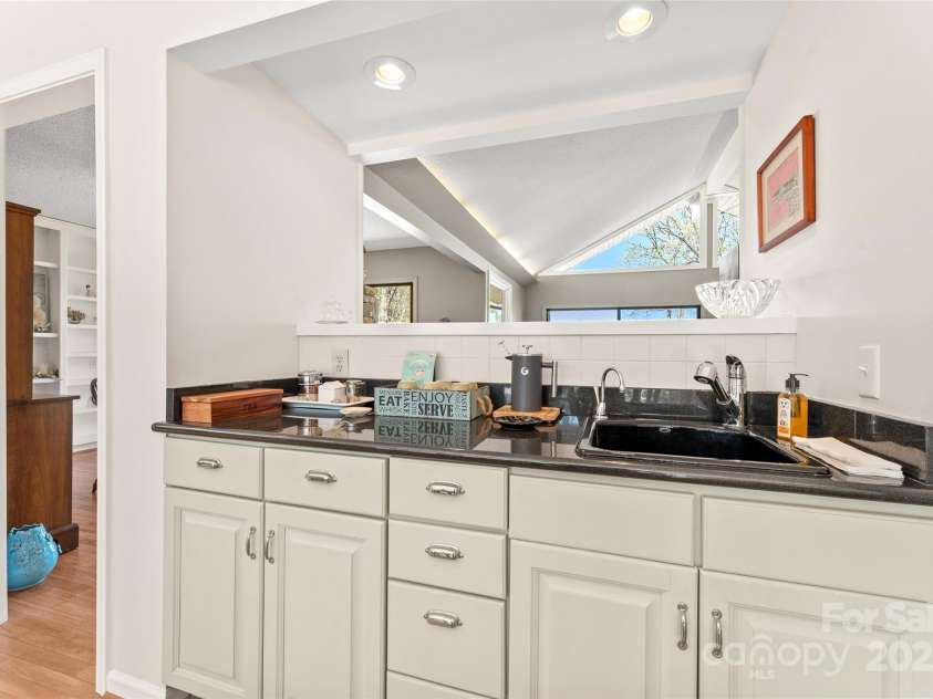 550 Middlemount Road, Pisgah Forest, NC 28768.  MLS# CAR4247493, YatesRealty ID 9954. 