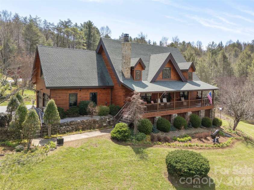 622 Oleta Road, Hendersonville, NC 28792.  MLS# CAR4361003, YatesRealty ID 9955. 