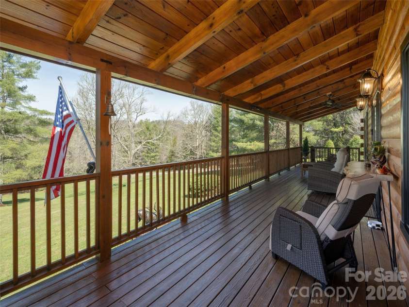 622 Oleta Road, Hendersonville, NC 28792.  MLS# CAR4361003, YatesRealty ID 9955. 