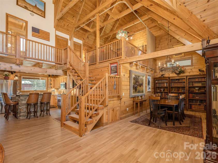 622 Oleta Road, Hendersonville, NC 28792.  MLS# CAR4361003, YatesRealty ID 9955. 