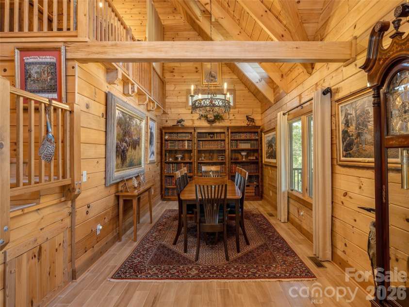 622 Oleta Road, Hendersonville, NC 28792.  MLS# CAR4361003, YatesRealty ID 9955. 
