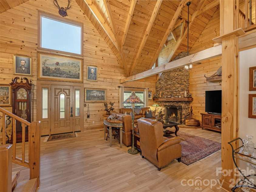 622 Oleta Road, Hendersonville, NC 28792.  MLS# CAR4361003, YatesRealty ID 9955. 