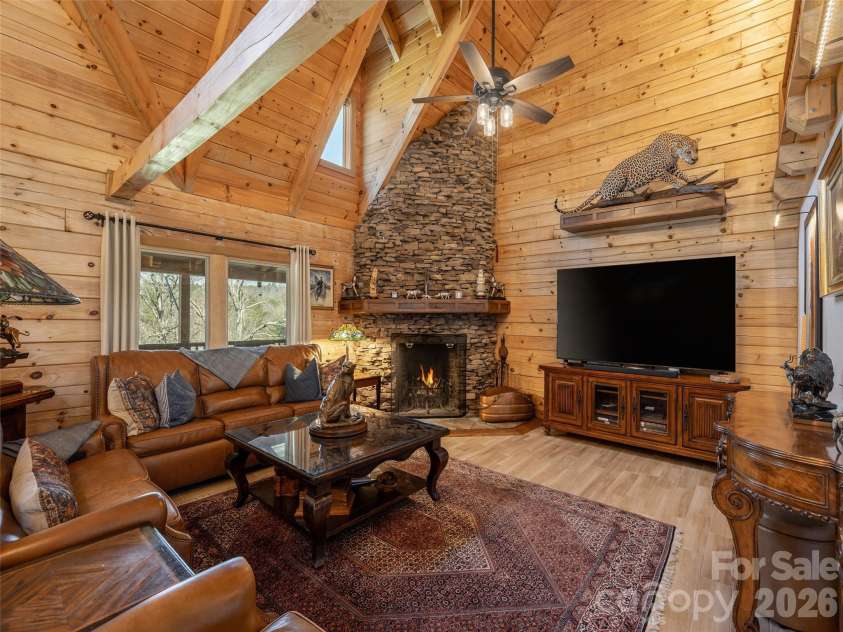 622 Oleta Road, Hendersonville, NC 28792.  MLS# CAR4361003, YatesRealty ID 9955. 