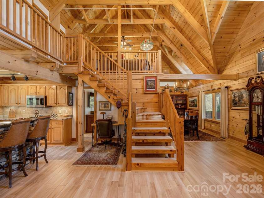 622 Oleta Road, Hendersonville, NC 28792.  MLS# CAR4361003, YatesRealty ID 9955. 