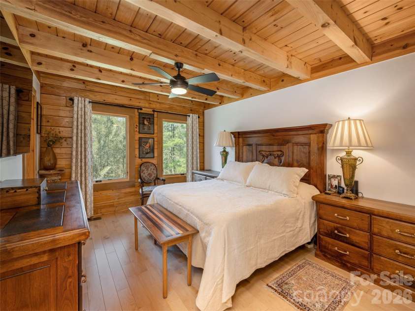 622 Oleta Road, Hendersonville, NC 28792.  MLS# CAR4361003, YatesRealty ID 9955. 