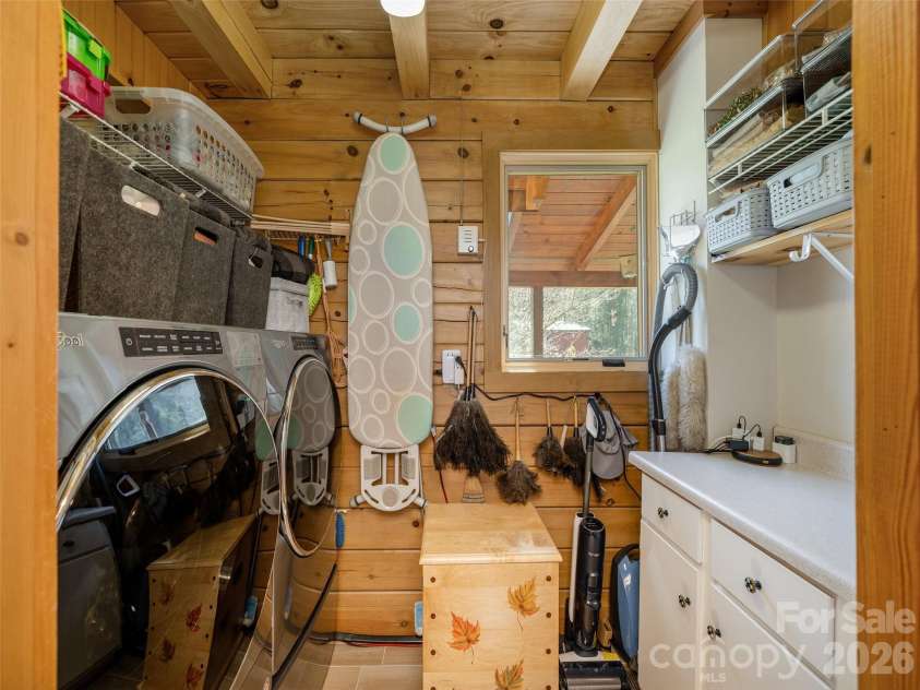 622 Oleta Road, Hendersonville, NC 28792.  MLS# CAR4361003, YatesRealty ID 9955. 