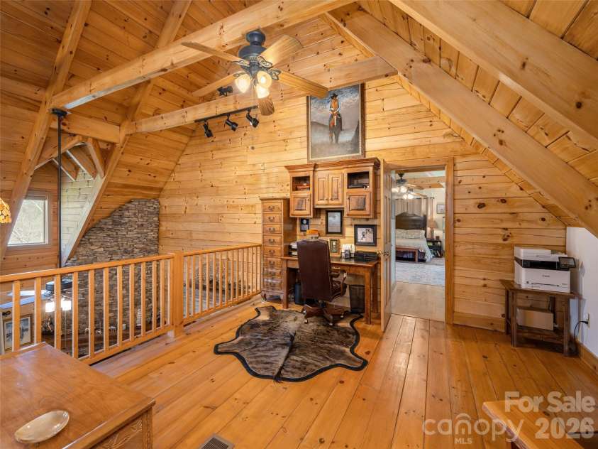 622 Oleta Road, Hendersonville, NC 28792.  MLS# CAR4361003, YatesRealty ID 9955. 