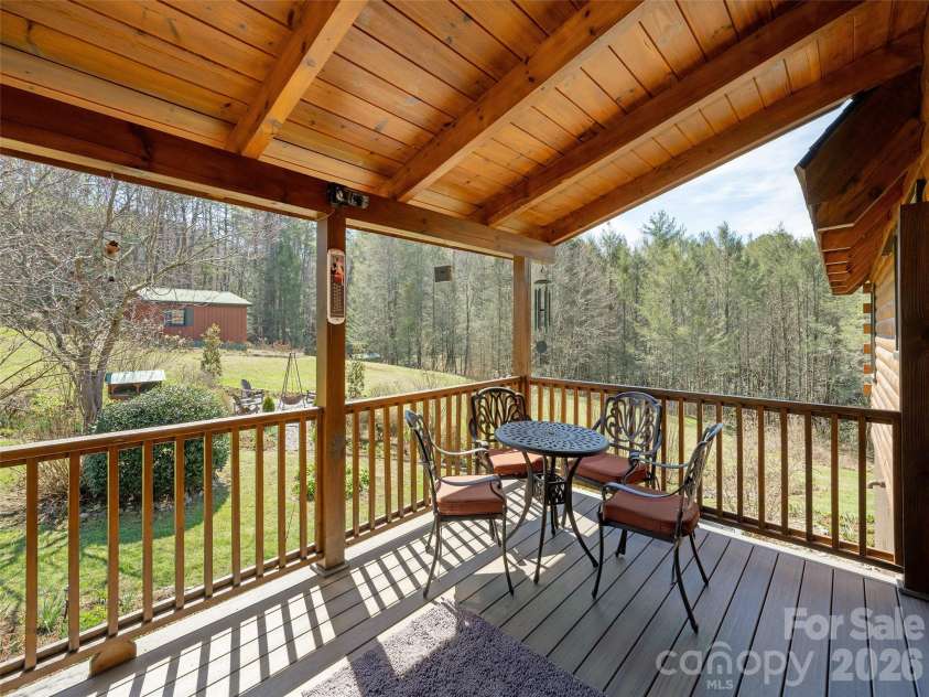622 Oleta Road, Hendersonville, NC 28792.  MLS# CAR4361003, YatesRealty ID 9955. 