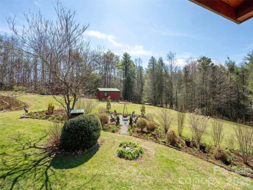 622 Oleta Road, Hendersonville, NC 28792.  MLS# CAR4361003, YatesRealty ID 9955. 