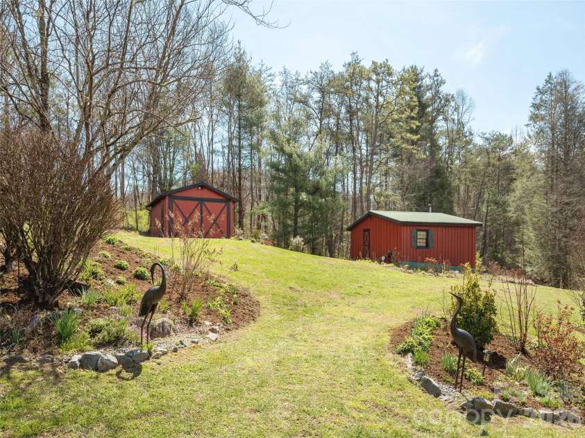 622 Oleta Road, Hendersonville, NC 28792.  MLS# CAR4361003, YatesRealty ID 9955. 