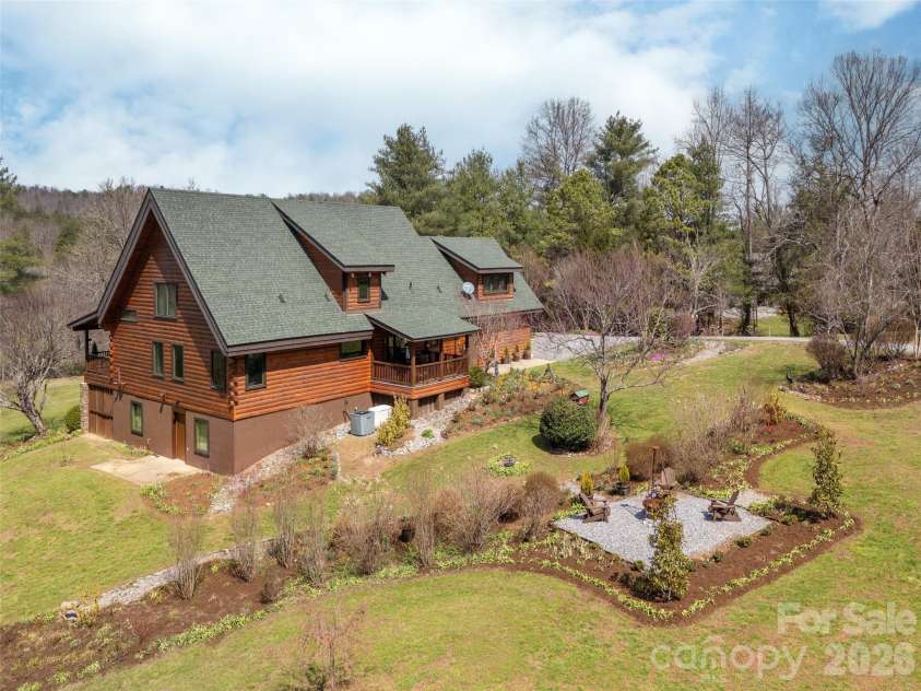 622 Oleta Road, Hendersonville, NC 28792.  MLS# CAR4361003, YatesRealty ID 9955. 