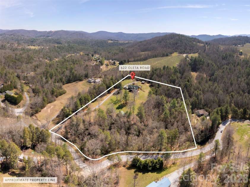 622 Oleta Road, Hendersonville, NC 28792.  MLS# CAR4361003, YatesRealty ID 9955. 