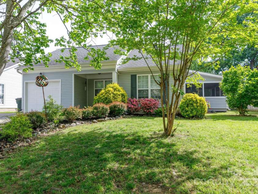 1455 Fieldcrest Circle, Rock Hill, SC 29732.  MLS# CAR4249521, YatesRealty ID 9956. 