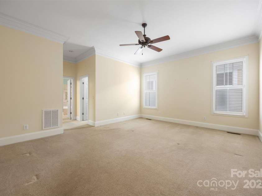 16919 Hedgerow Park Road, Charlotte, NC 28277.  MLS# CAR4249094, YatesRealty ID 9957. OWNER'S SUITE
