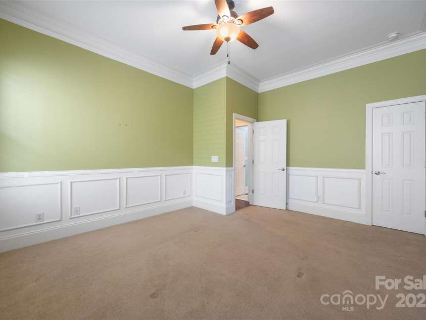 16919 Hedgerow Park Road, Charlotte, NC 28277.  MLS# CAR4249094, YatesRealty ID 9957. OWNER'S SUITE