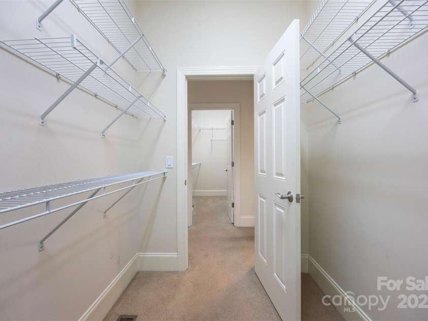 16919 Hedgerow Park Road, Charlotte, NC 28277.  MLS# CAR4249094, YatesRealty ID 9957. WALK in CLOSET