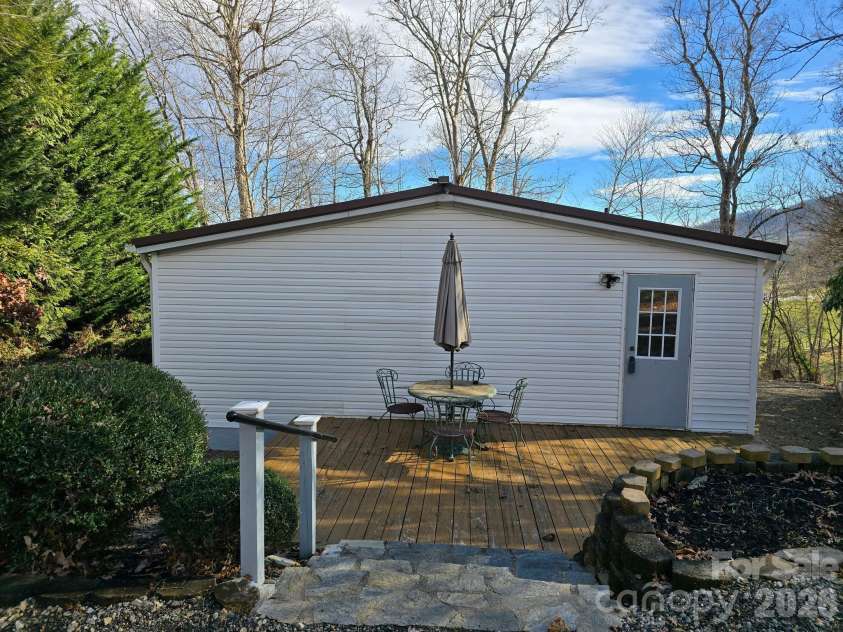 129 Oak Trails Pass, Leicester, NC 28748.  MLS# CAR4329467, YatesRealty ID 9958. 