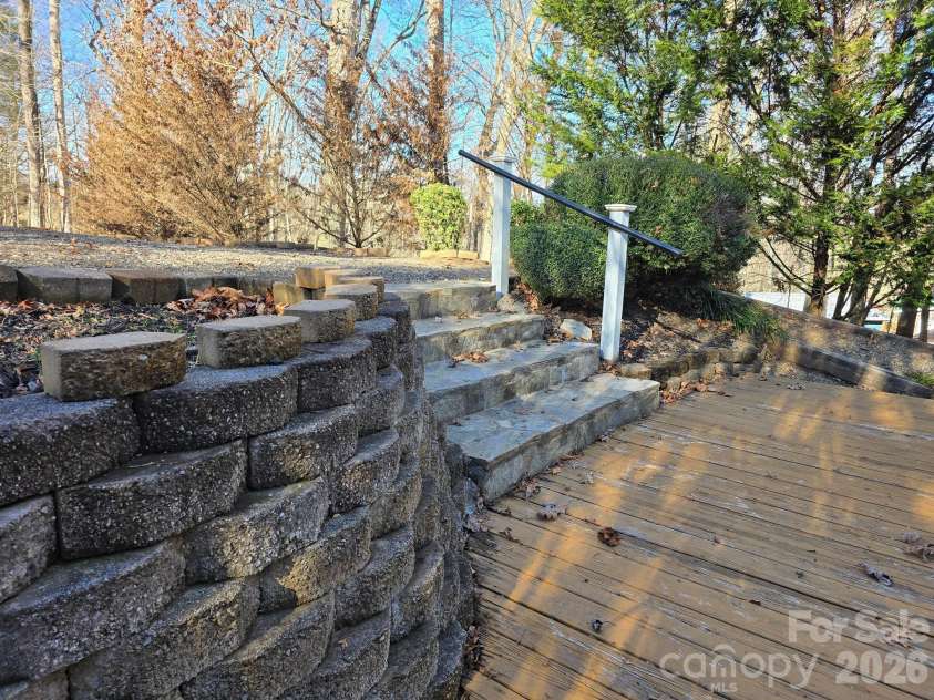 129 Oak Trails Pass, Leicester, NC 28748.  MLS# CAR4329467, YatesRealty ID 9958. 