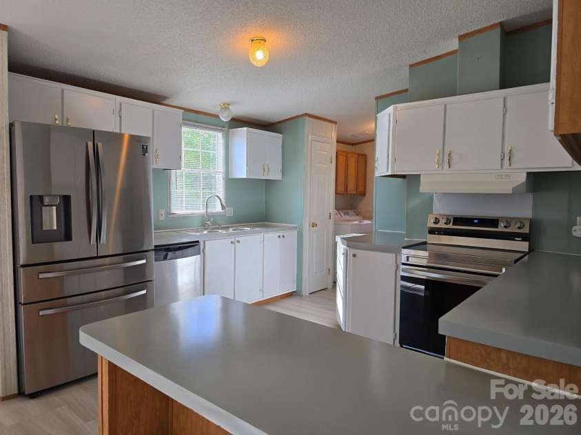 129 Oak Trails Pass, Leicester, NC 28748.  MLS# CAR4329467, YatesRealty ID 9958. 