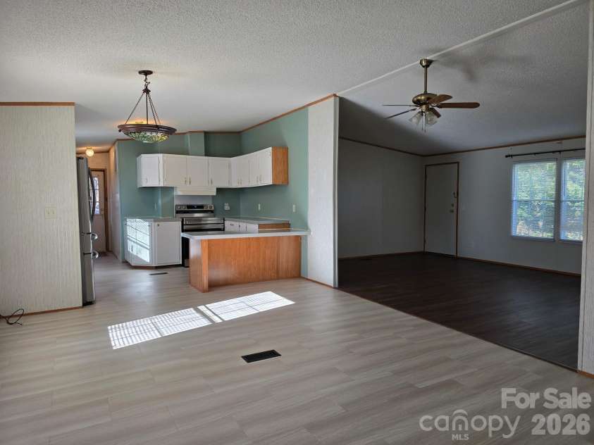 129 Oak Trails Pass, Leicester, NC 28748.  MLS# CAR4329467, YatesRealty ID 9958. 