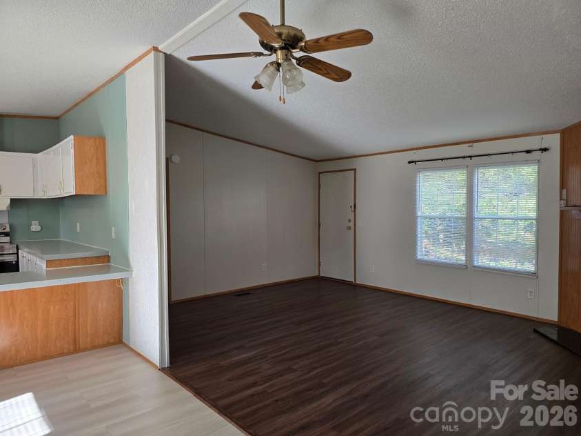 129 Oak Trails Pass, Leicester, NC 28748.  MLS# CAR4329467, YatesRealty ID 9958. 