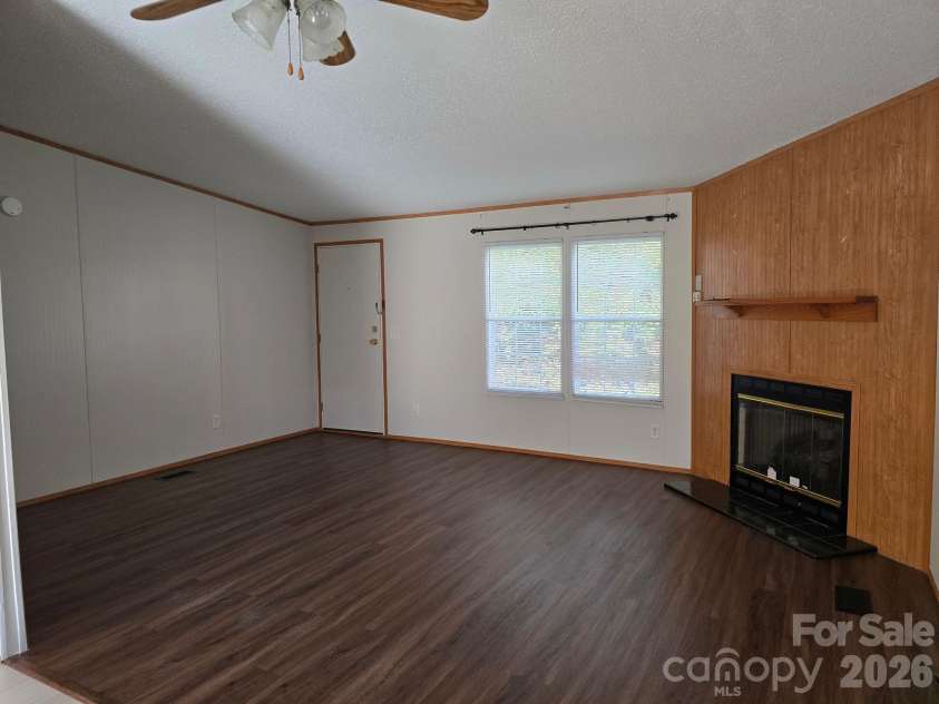 129 Oak Trails Pass, Leicester, NC 28748.  MLS# CAR4329467, YatesRealty ID 9958. 