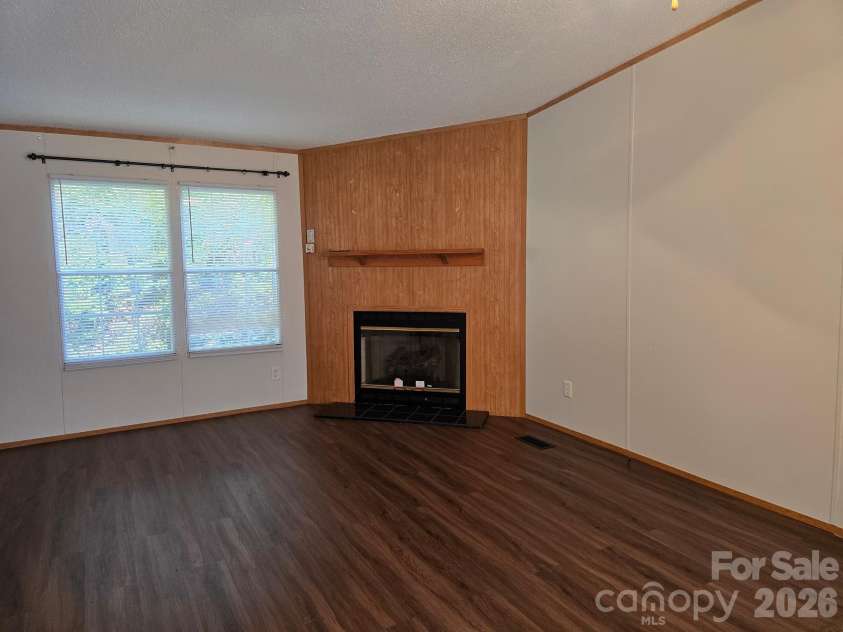 129 Oak Trails Pass, Leicester, NC 28748.  MLS# CAR4329467, YatesRealty ID 9958. 