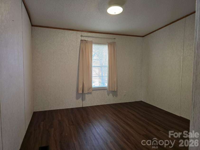 129 Oak Trails Pass, Leicester, NC 28748.  MLS# CAR4329467, YatesRealty ID 9958. Second bedroom