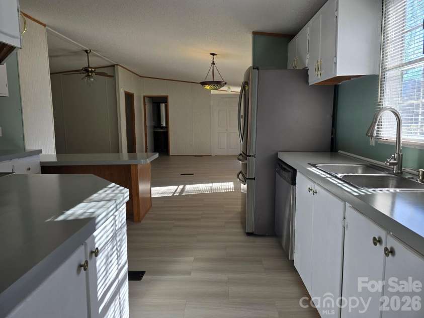 129 Oak Trails Pass, Leicester, NC 28748.  MLS# CAR4329467, YatesRealty ID 9958. Updated kitchen