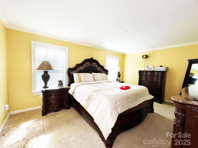 7928 Ponderosa Pine Lane, Charlotte, NC 28215.  MLS# CAR4243711, YatesRealty ID 9958. 