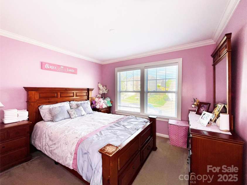 7928 Ponderosa Pine Lane, Charlotte, NC 28215.  MLS# CAR4243711, YatesRealty ID 9958. 