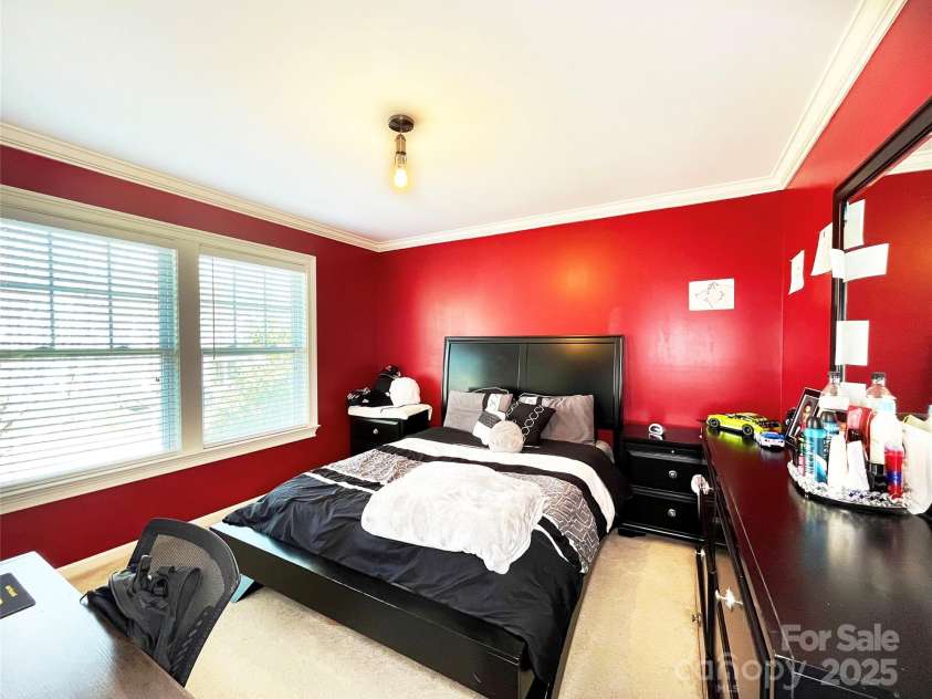 7928 Ponderosa Pine Lane, Charlotte, NC 28215.  MLS# CAR4243711, YatesRealty ID 9958. 