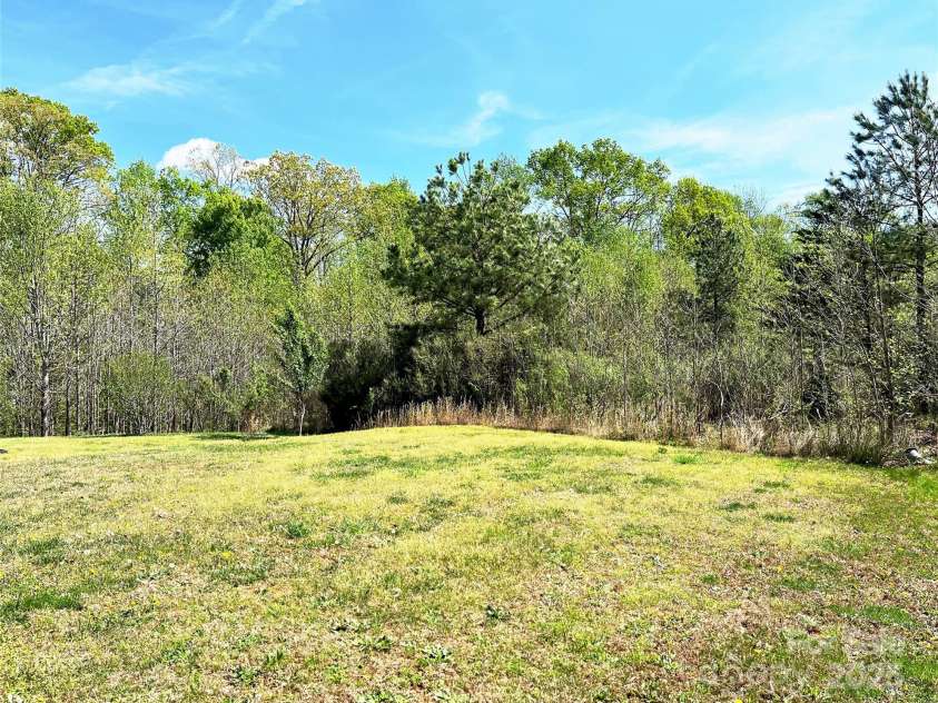 7928 Ponderosa Pine Lane, Charlotte, NC 28215.  MLS# CAR4243711, YatesRealty ID 9958. 