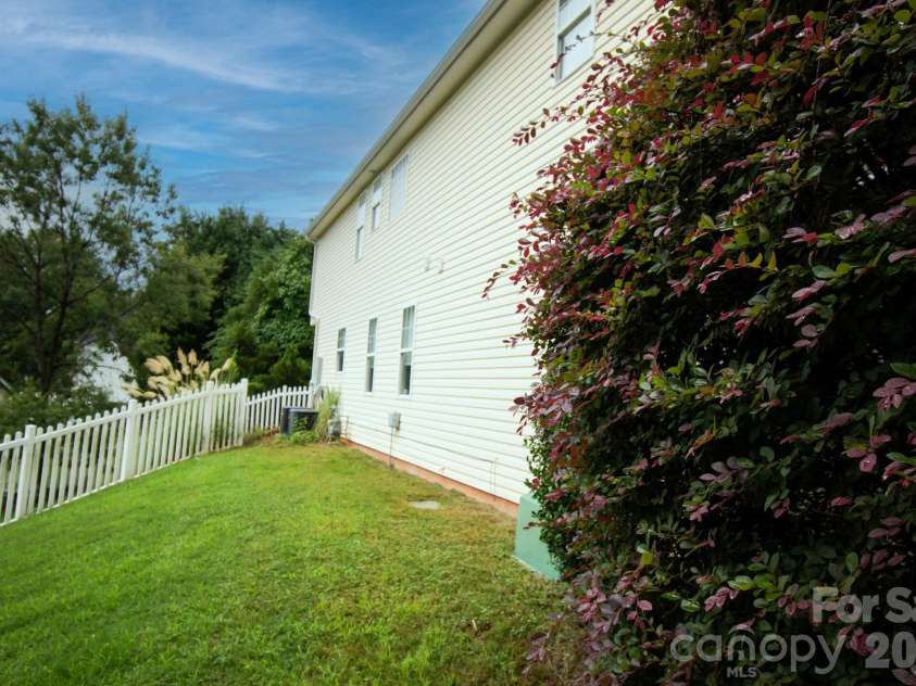 9904 Adelie Court, Cornelius, NC 28031.  MLS# CAR4361741, YatesRealty ID 9959. 