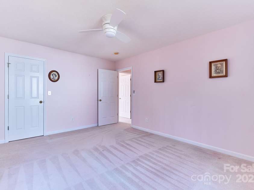 2625 Stratford Lake Road, Winston Salem, NC 27103.  MLS# CAR4327195, YatesRealty ID 996. 